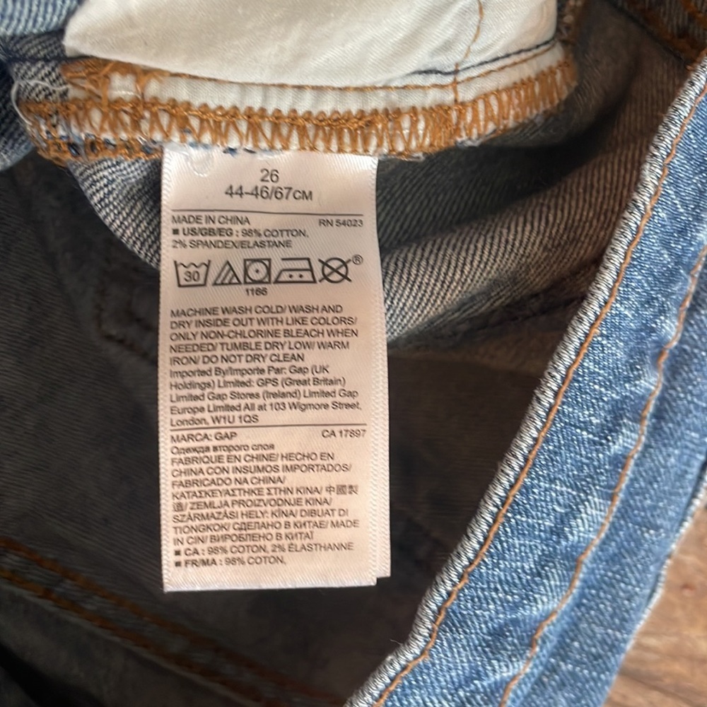 Gap 5” Distressed Cuffed Denim Shorts Women’s Size 25 - Picture 3 of 7